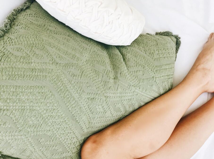 Cellulite, rétention d’eau, jambes gonflées : comment faire la différence ?